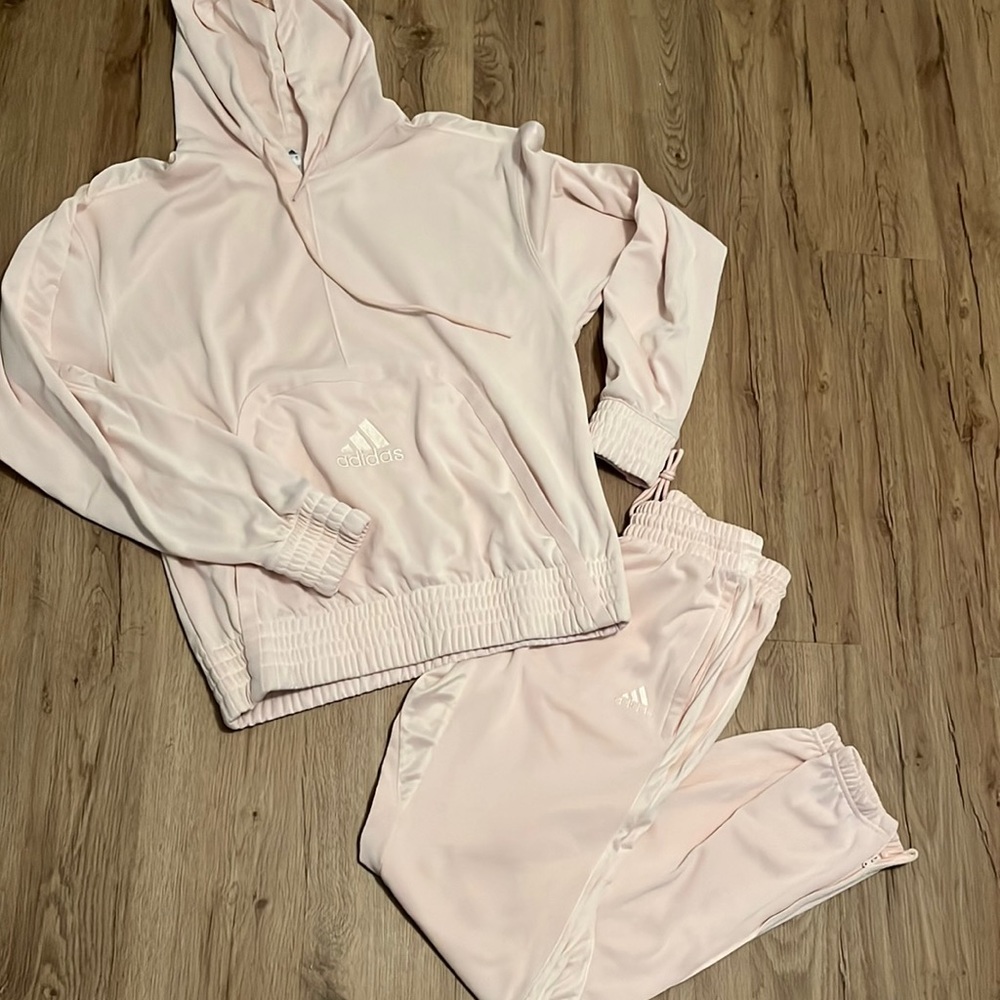 Brand new never worn pink adidas sweatsuit